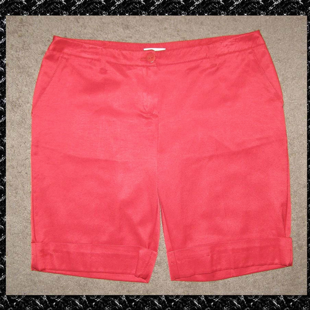 NEW Bright Red MOTIVI Dressy Shorts size 6 Cuffed